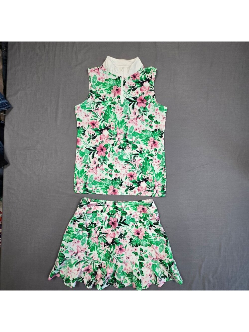Tommy Bahama Golf Set Sz Small Floral Sleeveless Top Ruffle Skort Pink/Green 2Pc